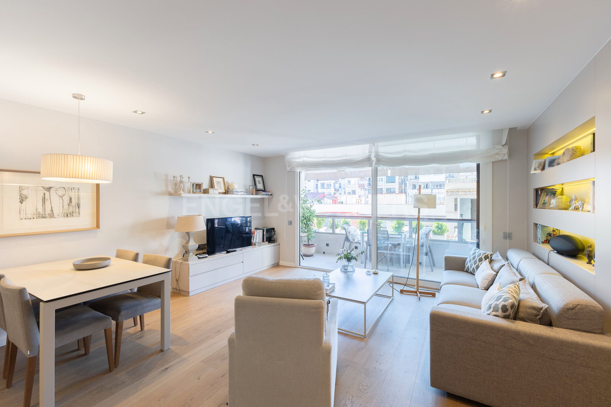 Living room of Apartment for sale in  Barcelona Capital  with Air Conditioner, Heating and Terrace