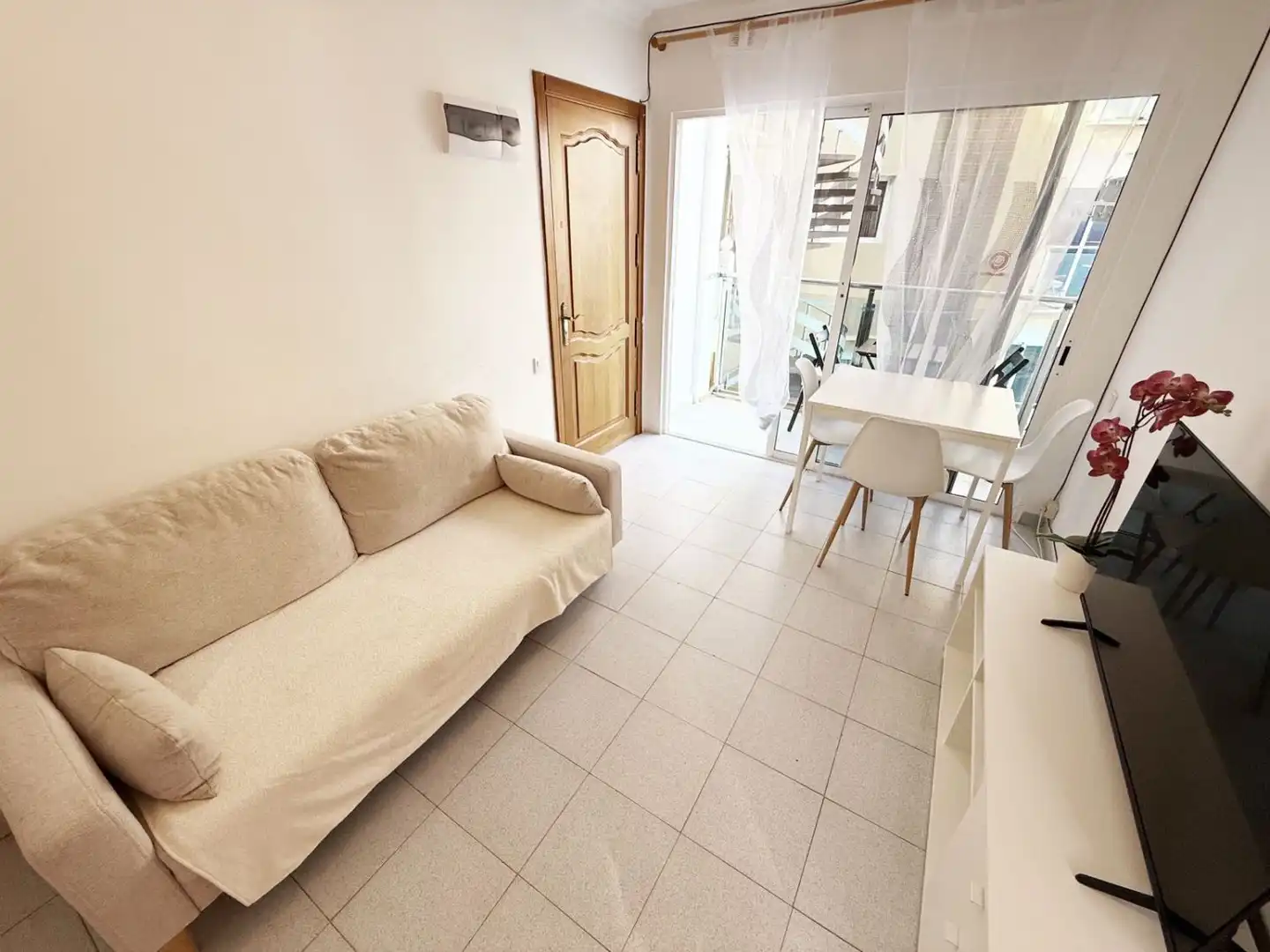 Sala d'estar de Apartament en venda en San Bartolomé de Tirajana amb Terrassa, Moblat i Piscina comunitària