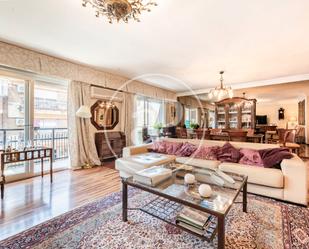 Living room of Flat for sale in  Madrid Capital  with Air Conditioner, Heating and Terrace