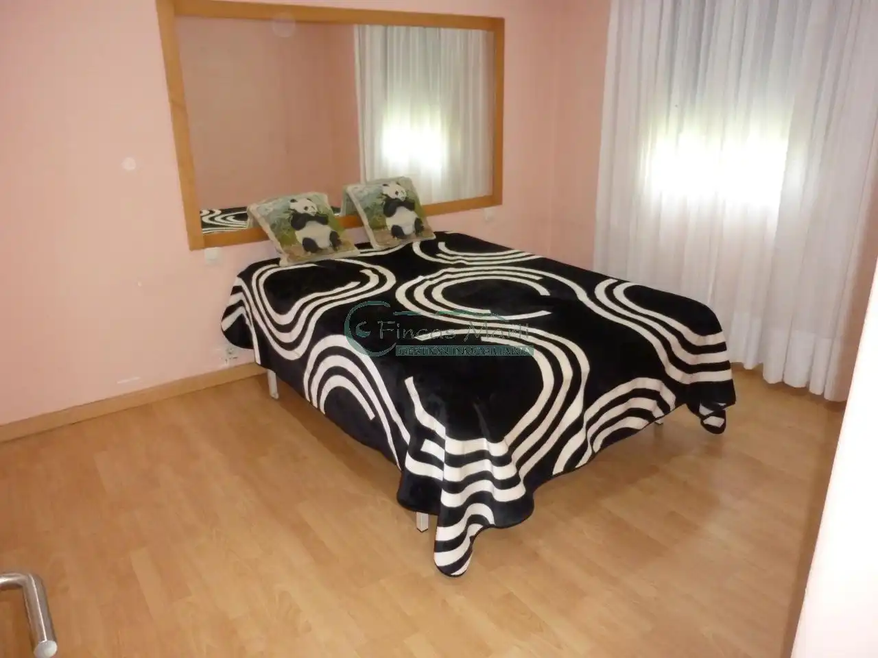Habitación de Piso en venta en Vigo  con Calefacción y Balcón