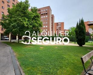 Vista exterior de Pis de lloguer en Móstoles amb Calefacció, Terrassa i Piscina