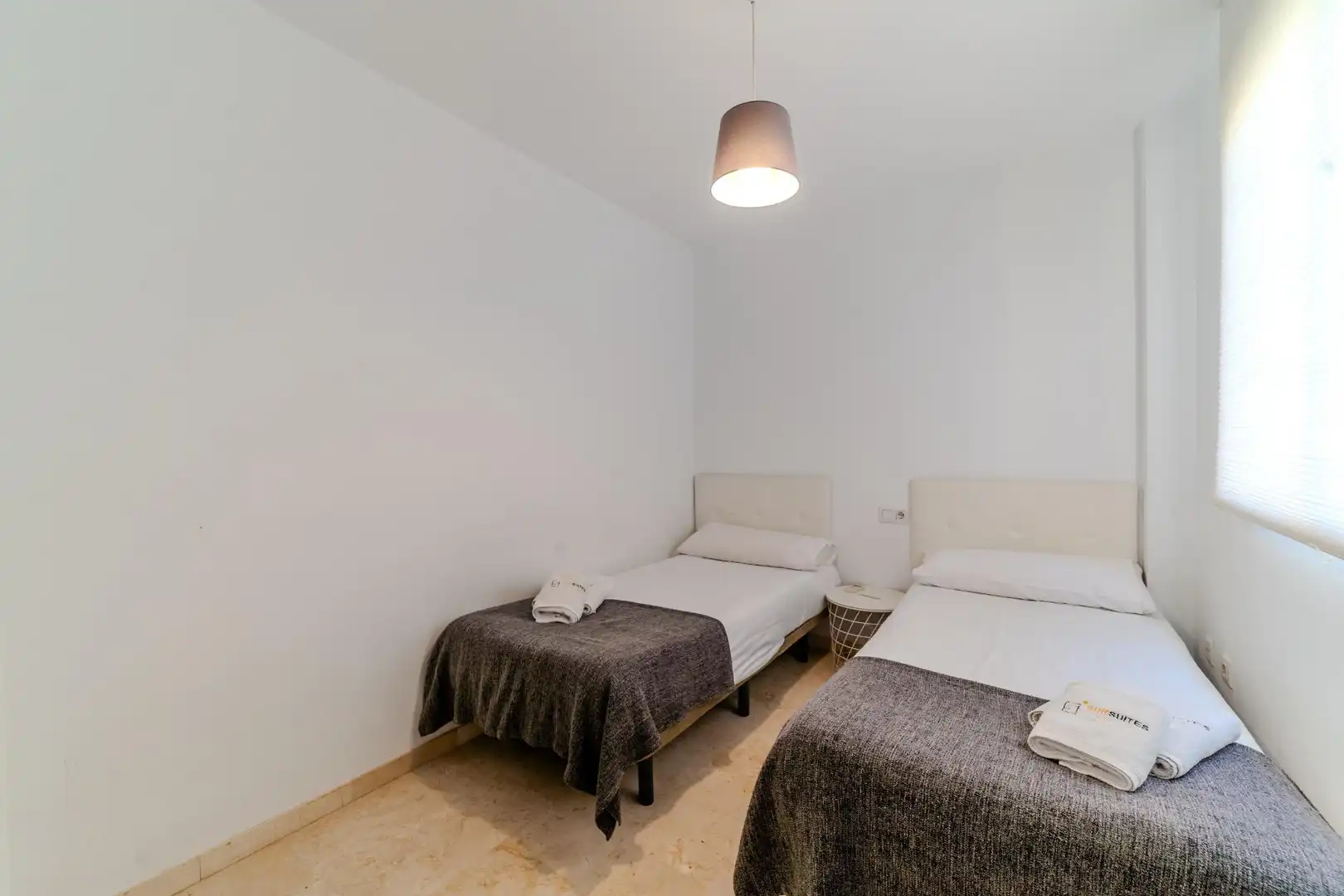 Bedroom of Attic for sale in Fuengirola  with Air Conditioner, Private garden and Terrace
