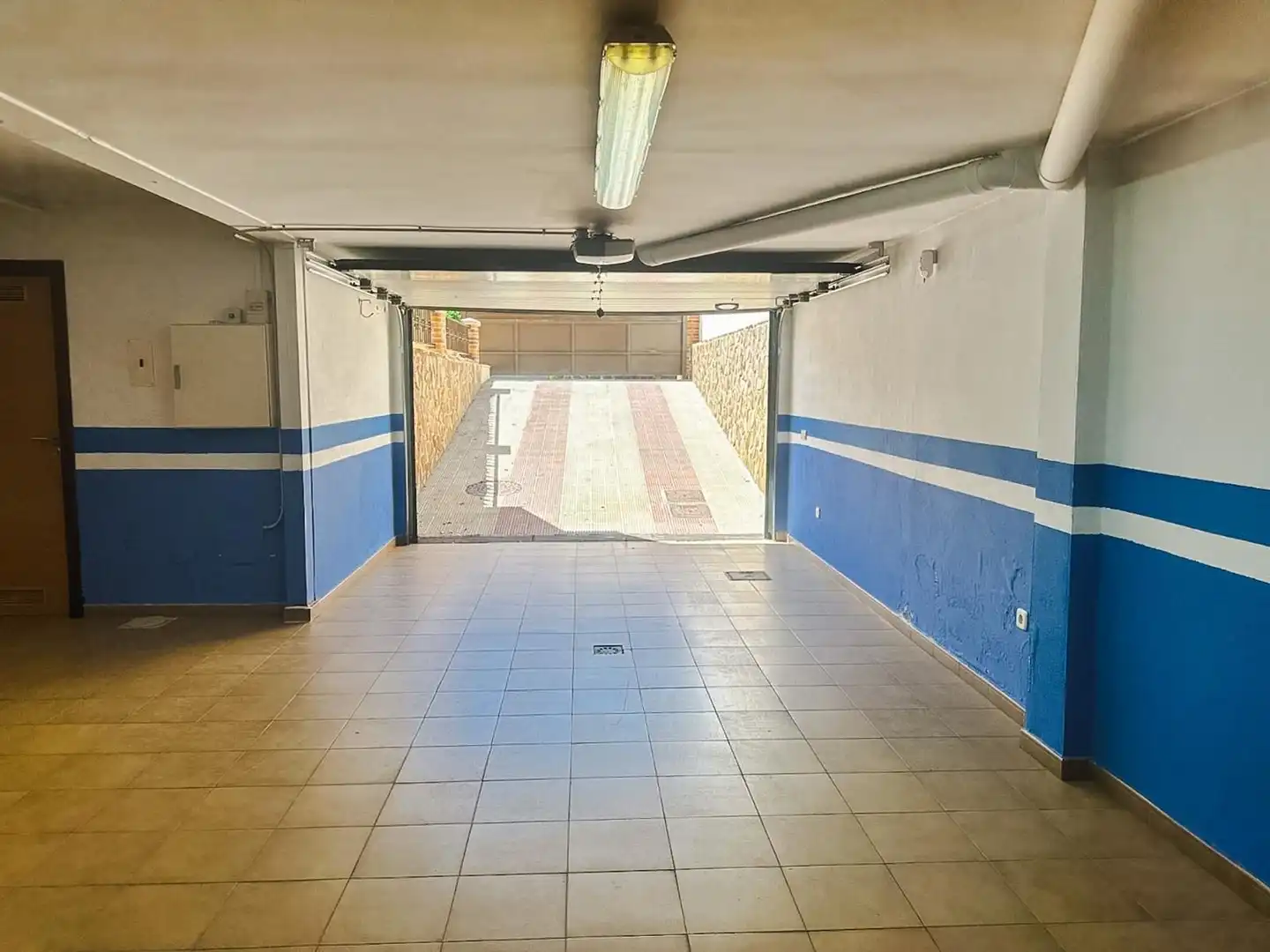 Aparcament de Casa o xalet en venda en Ocaña amb Aire condicionat, Jardí privat i Terrassa
