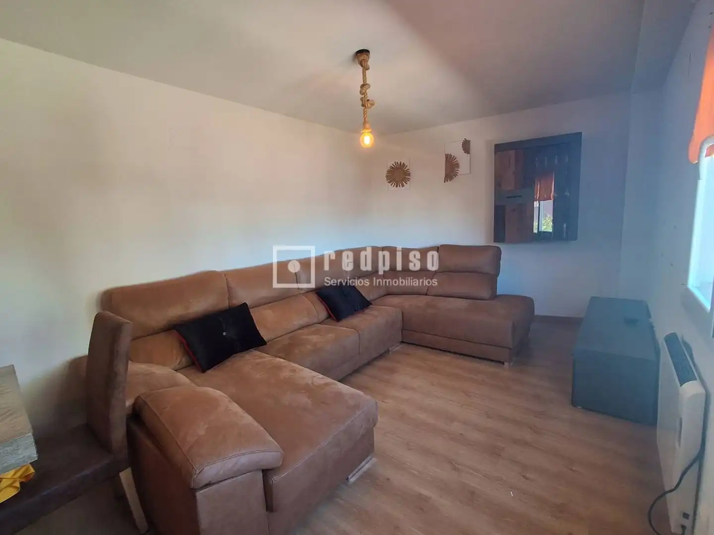 Sala de estar de Piso en venta en Huecas con Calefacción, Trastero y Amueblado