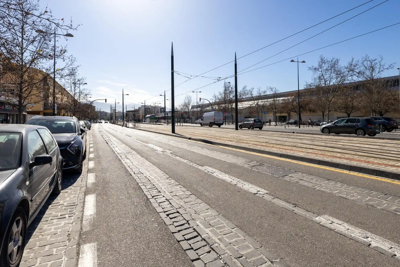 Vista exterior de Local en venda en Granada