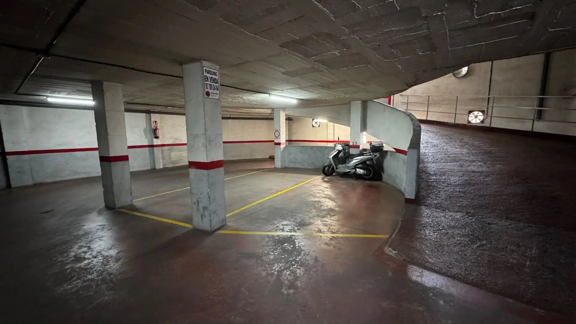Parkplatz von Garage zum Verkauf in Terrassa