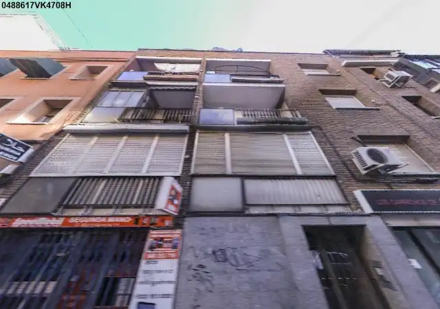 Vista exterior de Local en venda en Madrid