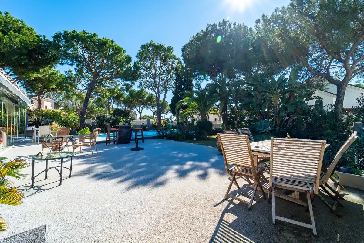 Terrassa de Casa o xalet en venda en Marbella amb Aire condicionat, Calefacció i Jardí privat