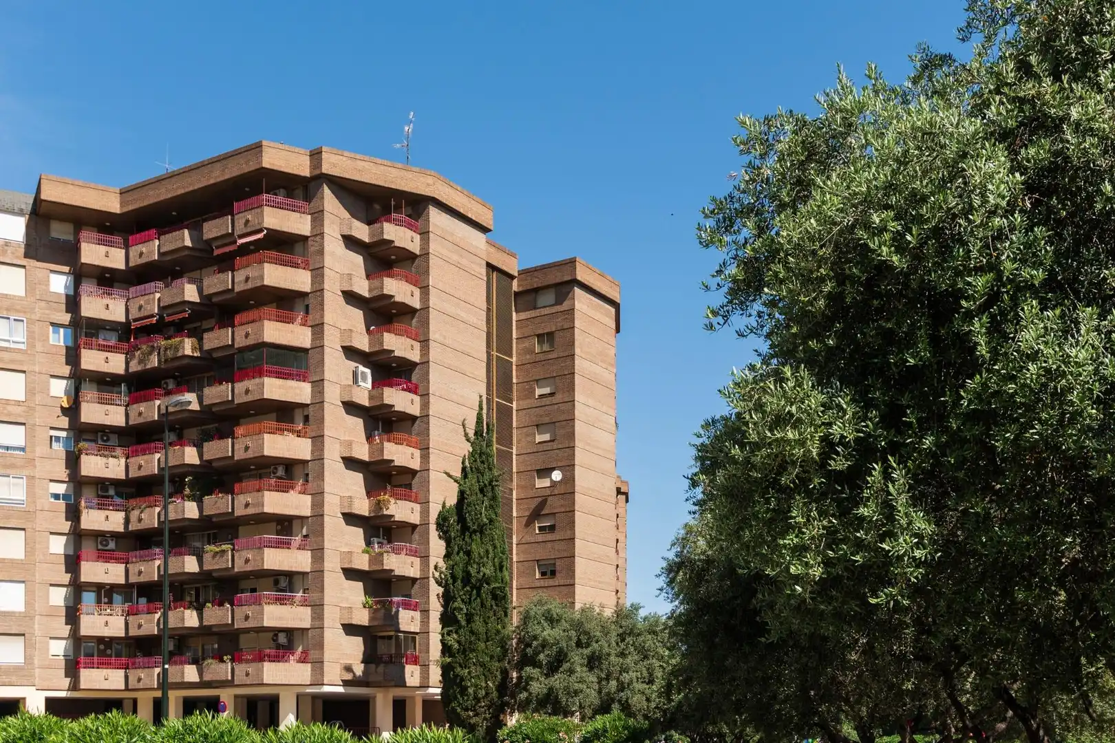 Piso en venta en Avenida ALIERTA, CESAREO, 42, Parque Miraflores