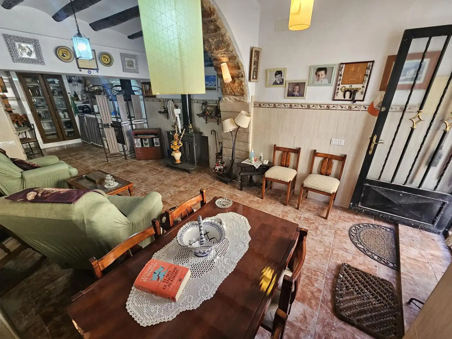 Sala d'estar de Casa o xalet en venda en Les Coves de Vinromà amb Moblat