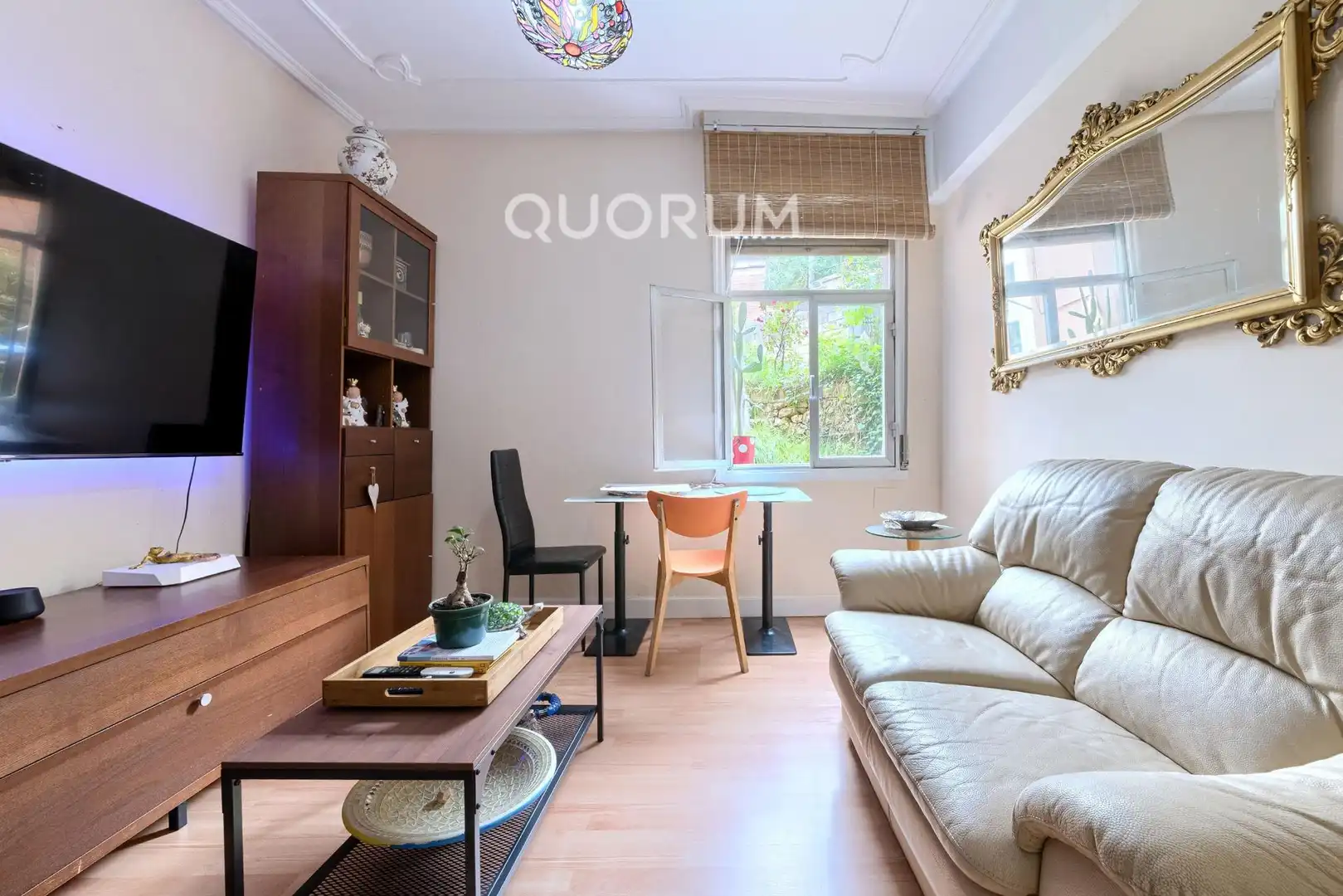 Living room of Flat for sale in Basauri   with Heating and Furnished