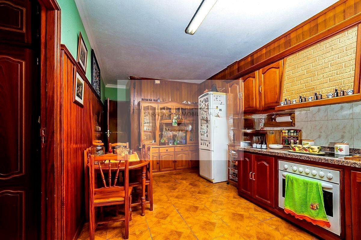 Kitchen of Flat for sale in Los Llanos de Aridane  with Furnished