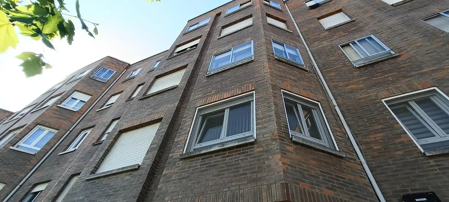 Vista exterior de Apartamento en venta en León Capital  con Calefacción, Parquet y Terraza