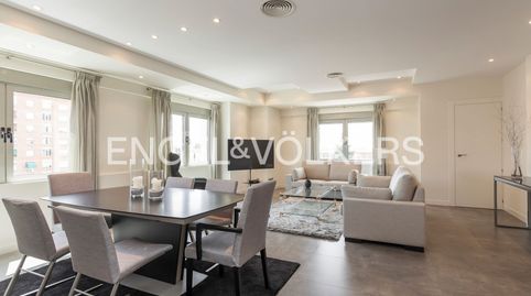 Foto 2 de Ático de alquiler en Avenida de Alberto Alcocer, Hispanoamérica - Bernabéu, Madrid Capital