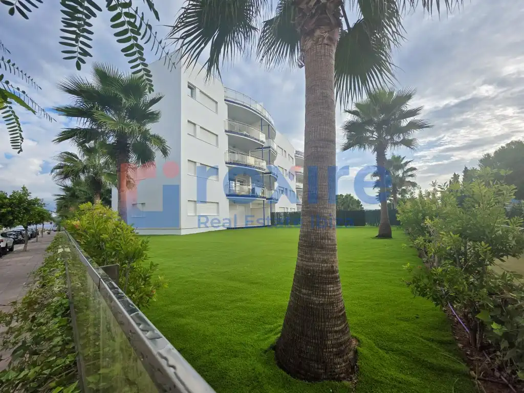 Vista exterior de Planta baja en venta en Sant Josep de sa Talaia con Aire acondicionado, Jardín privado y Terraza