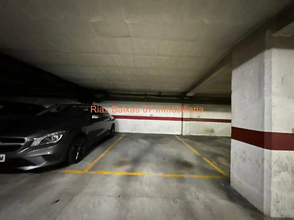Parking de Piso en venta en Vigo  con Calefacción
