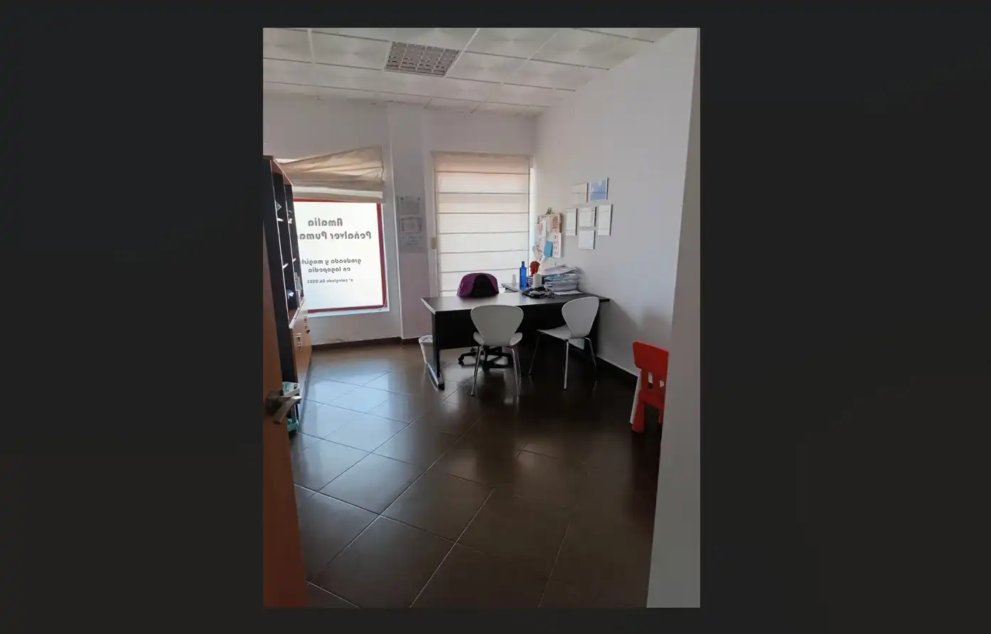 Commercial properties for sale in Zafra  with Air Conditioner, Furnished and Internet