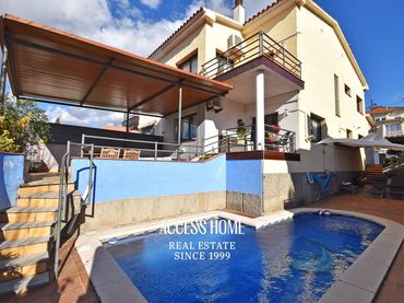 Casa amb piscina en venda a Alella