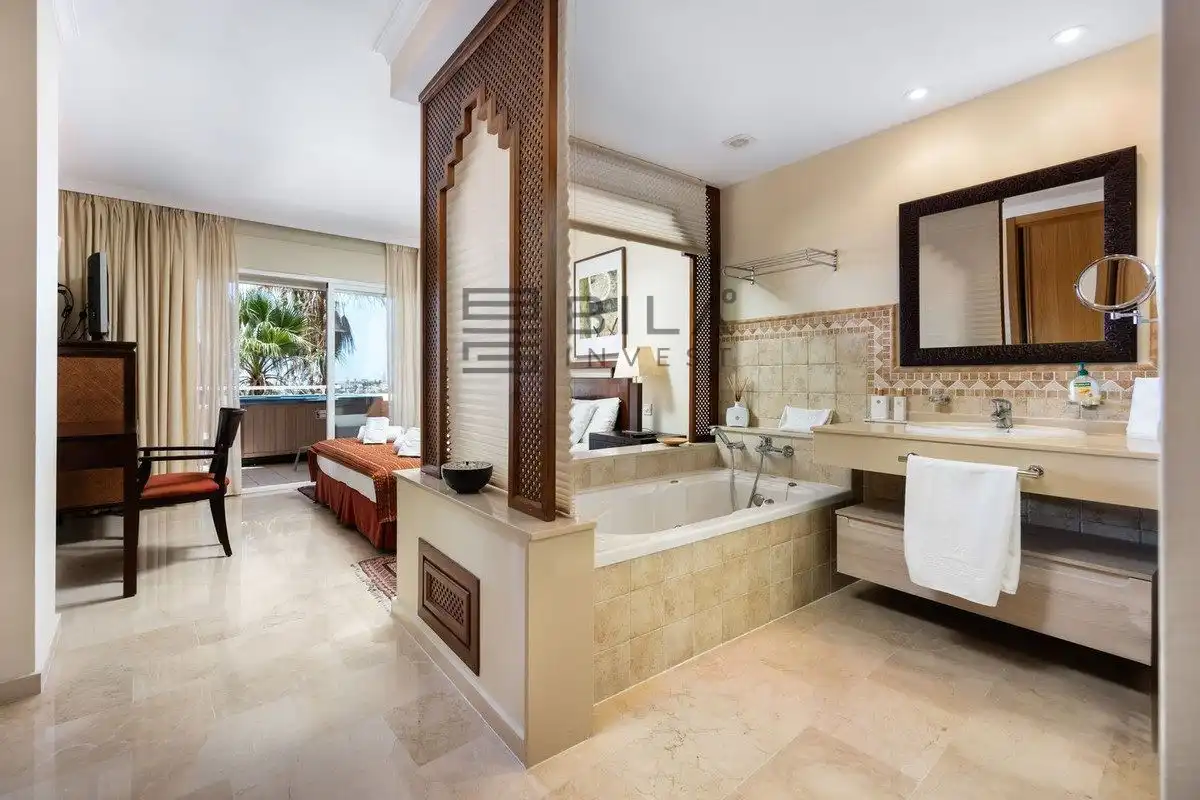 Bathroom of Flat for sale in El Faro de Calaburra - Chaparral