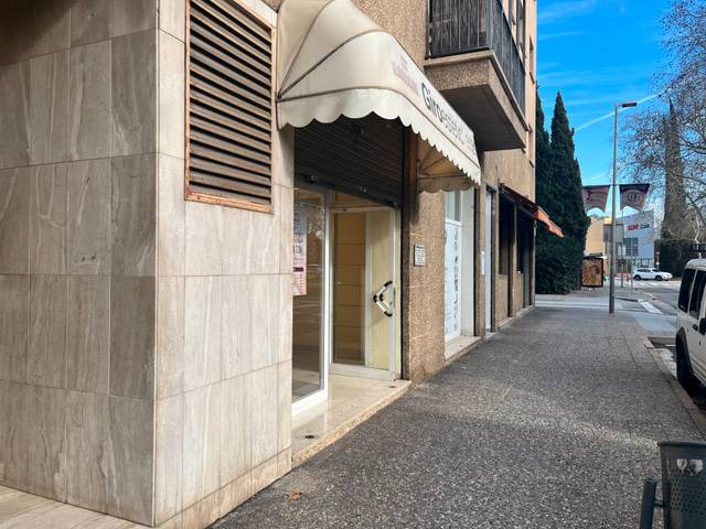 Local comercial en Alquiler en Rambla de Xavier Cugat, 6 en Fontajau - Sant Ponç