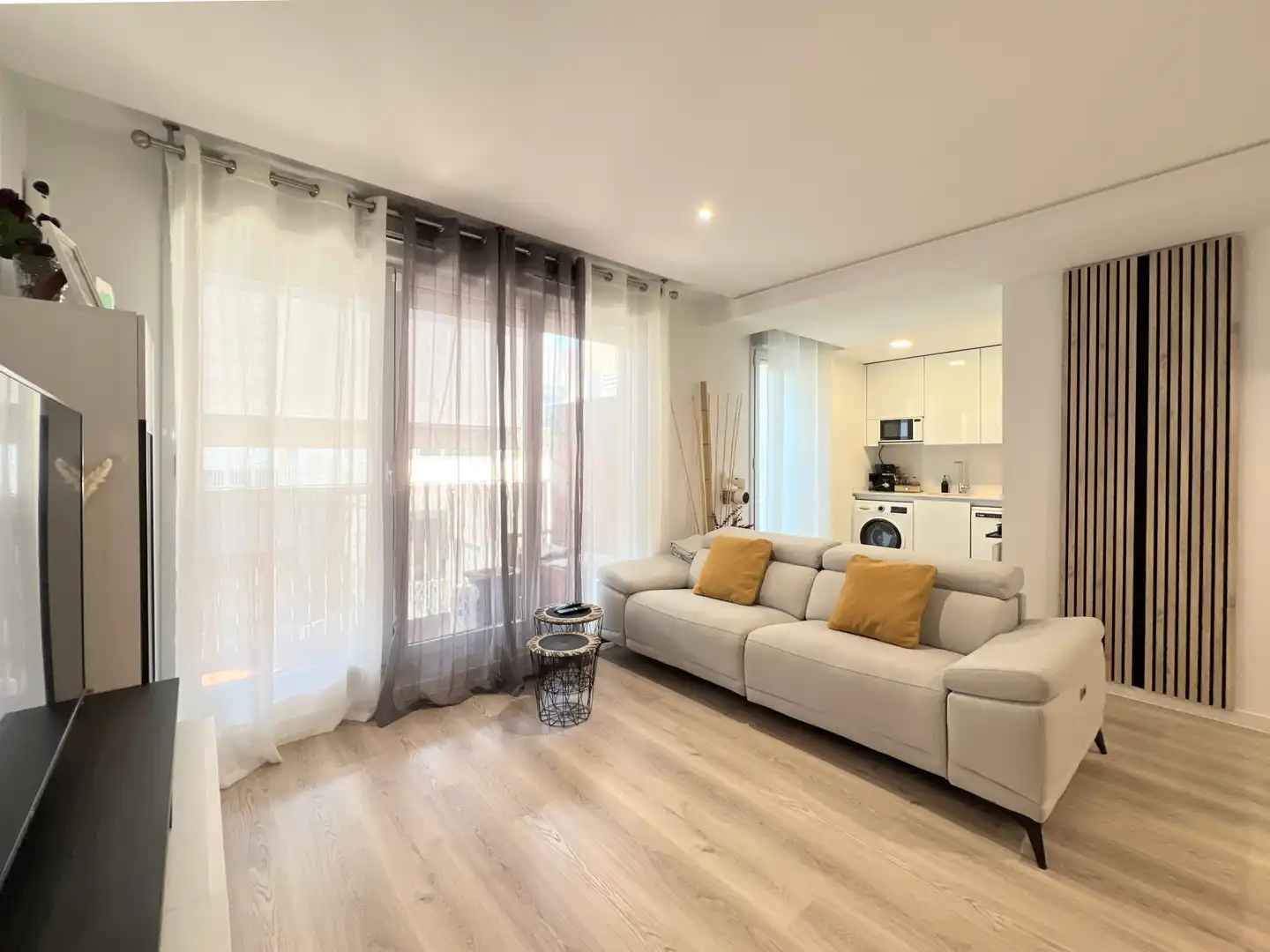 Sala de estar de Piso en venta en Badalona con Terraza, Trastero y Balcón