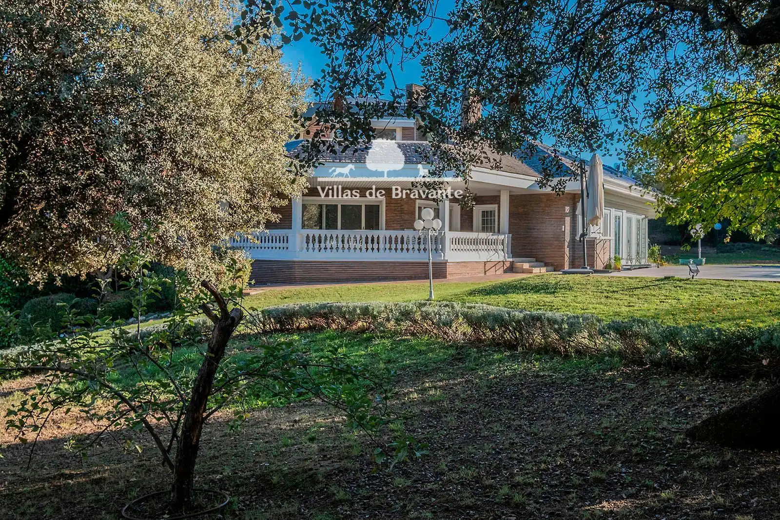 Vista exterior de Casa o xalet en venda en Pozuelo de Alarcón amb Aire condicionat, Calefacció i Parquet