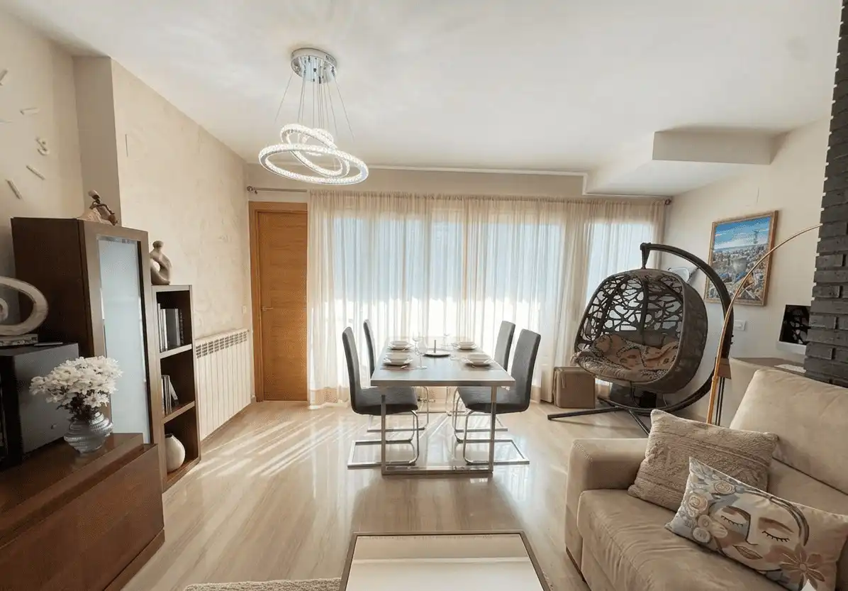 Comedor de Casa o chalet en venta en Chiva con Aire acondicionado, Calefacción y Jardín privado