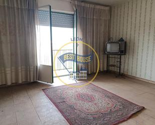 Dormitori de Apartament en venda en San Andrés del Rabanedo amb Terrassa