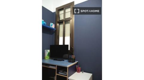 Foto 4 de Pis per a compartir a Sant Andreu de Palomar, Barcelona