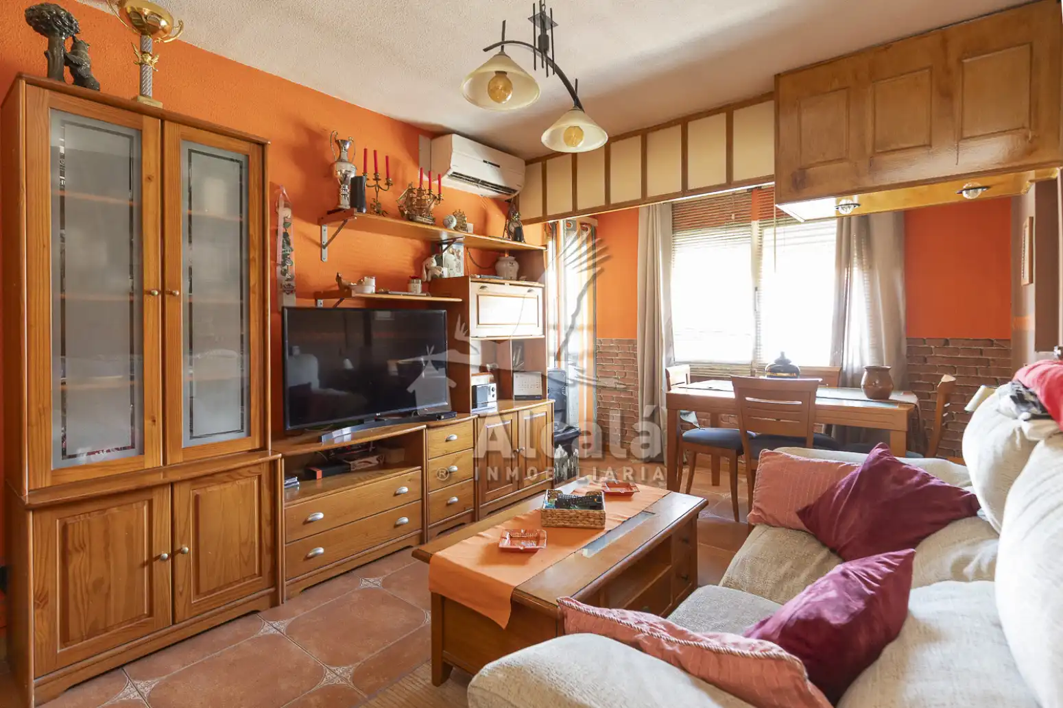 Living room of Flat for sale in Alcalá de Henares  with Air Conditioner, Heating and Terrace