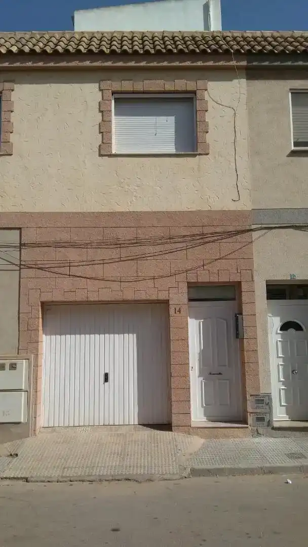 Vista exterior de Casa adosada en venda en Cartagena amb Aire condicionat i Balcó