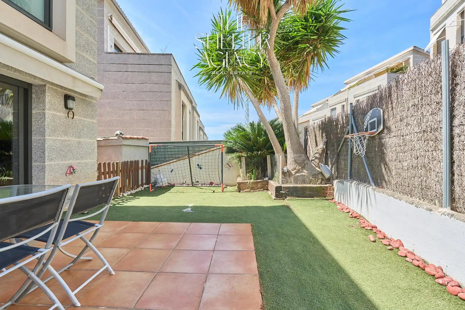 Terrassa de Casa adosada en venda en Sitges amb Calefacció, Jardí privat i Piscina comunitària