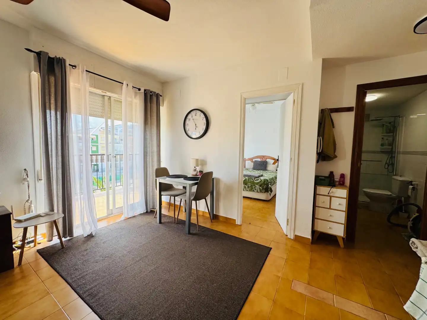 Habitación de Apartamento en venta en Torrevieja con Aire acondicionado, Calefacción y Terraza