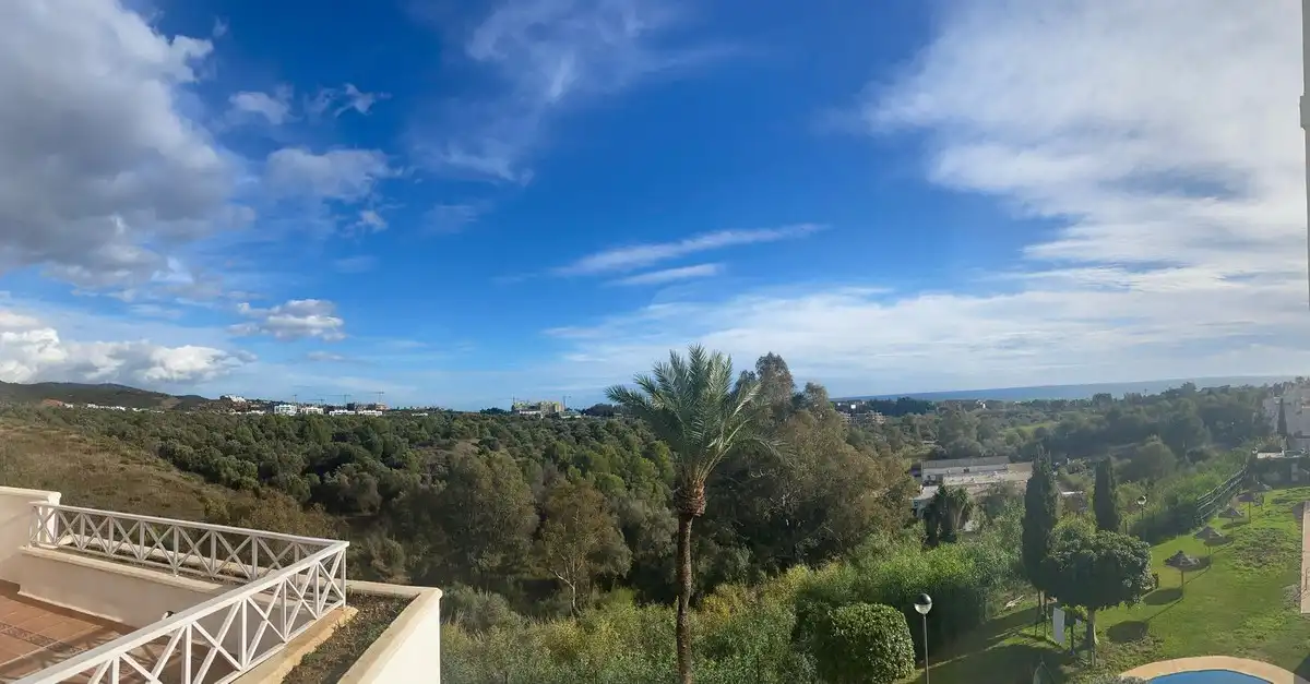 Vista exterior de Àtic de lloguer amb opció a compra en Marbella amb Aire condicionat, Terrassa i Moblat