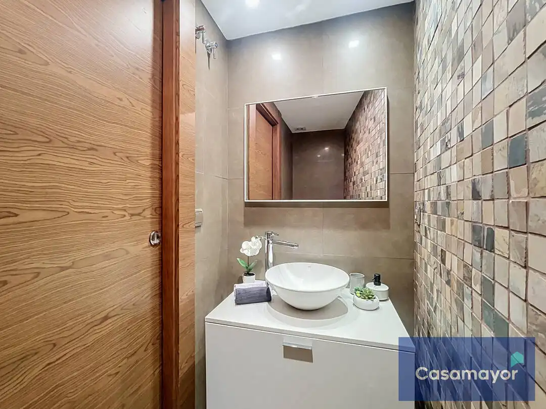 Baño de Piso en venta en Alicante / Alacant con Aire acondicionado, Calefacción y Trastero