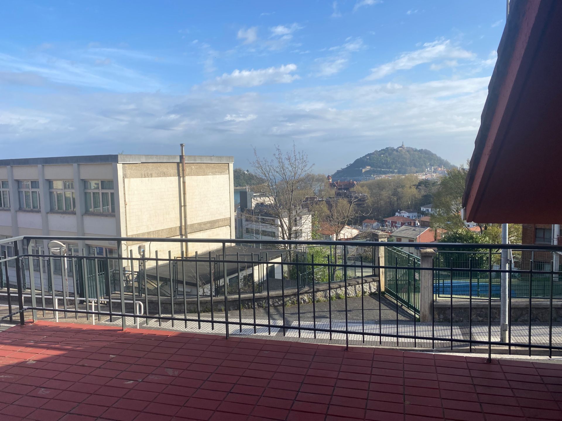 Vista exterior de Casa o xalet en venda en Donostia - San Sebastián  amb Aire condicionat, Terrassa i Traster