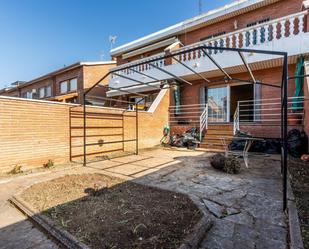 Vista exterior de Casa adosada en venda en Barberà del Vallès amb Terrassa i Balcó