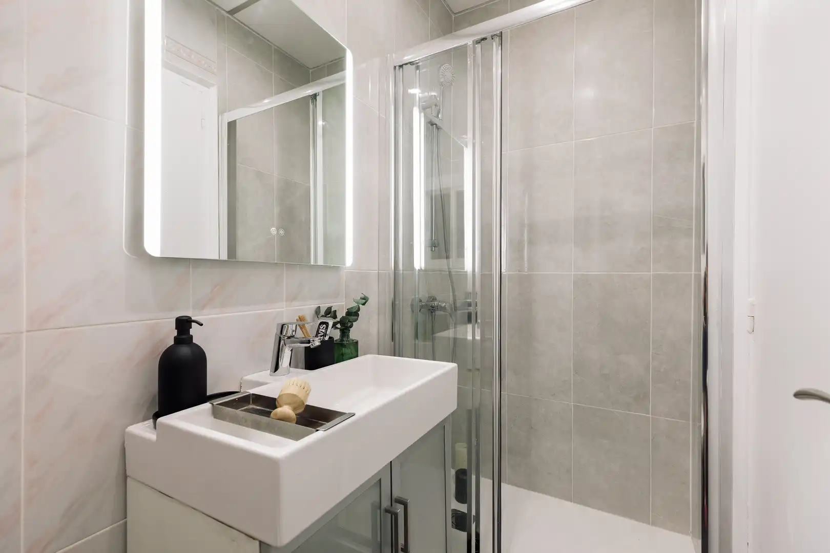 Baño de Apartamento de alquiler en Barcelona con Amueblado, Horno y Lavadora