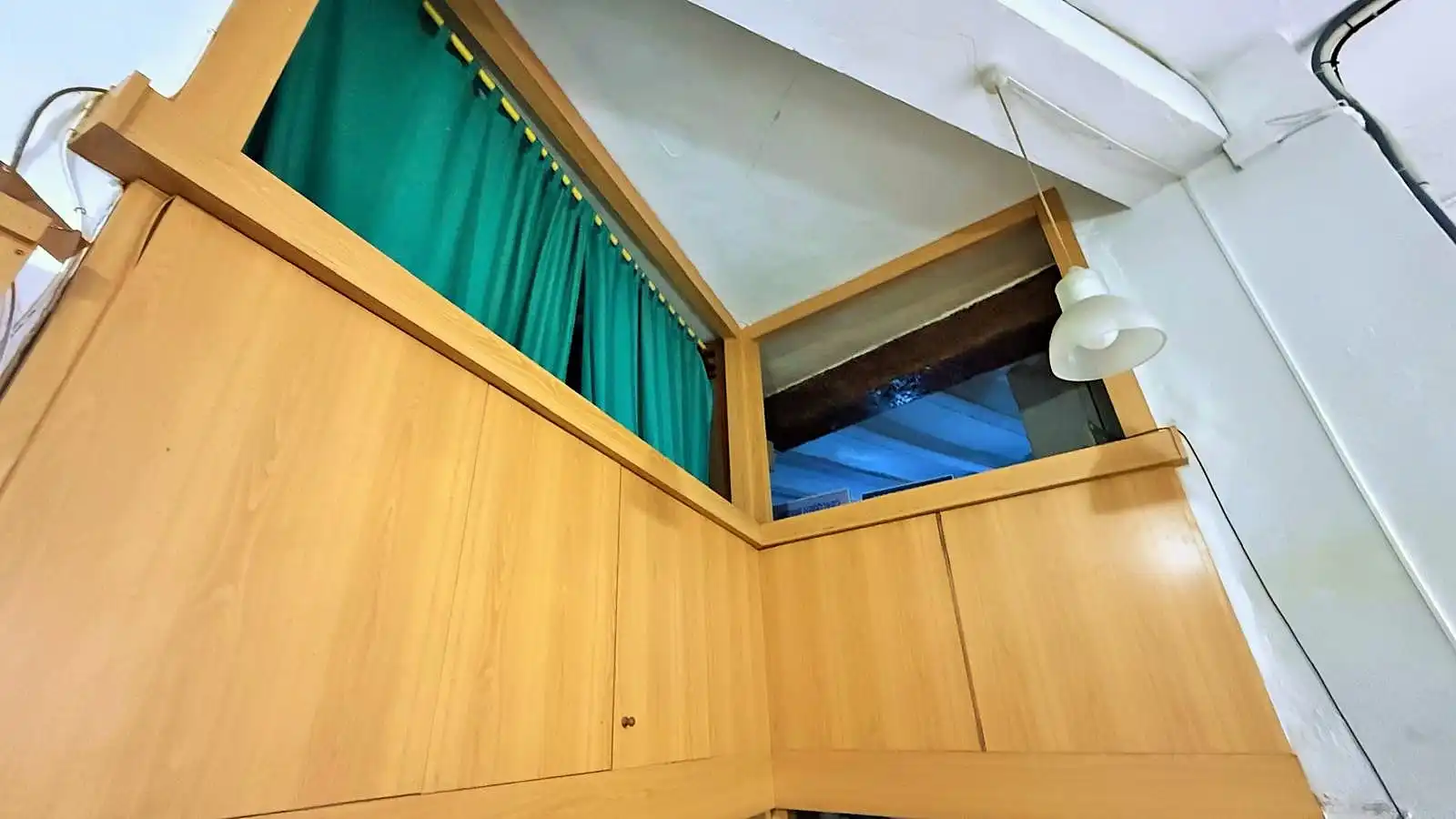 Habitación de Local en venta en Valencia con Amueblado
