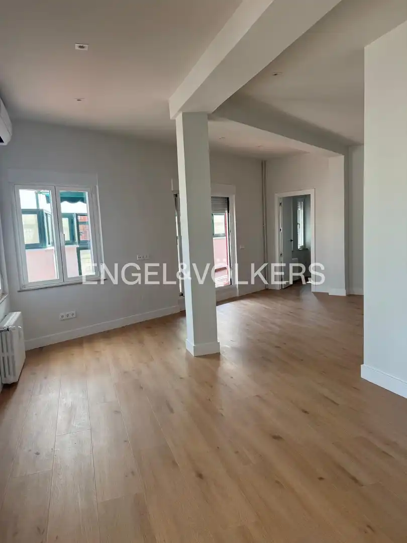 Flat for sale in Madrid  with Air Conditioner, Heating and Terrace