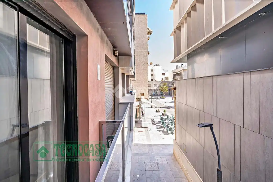 Vista exterior de Piso en venta en Roquetas de Mar