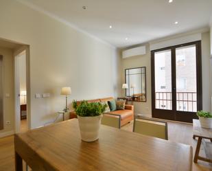 Living room of Flat to rent in  Madrid Capital  with Air Conditioner, Furnished and Balcony