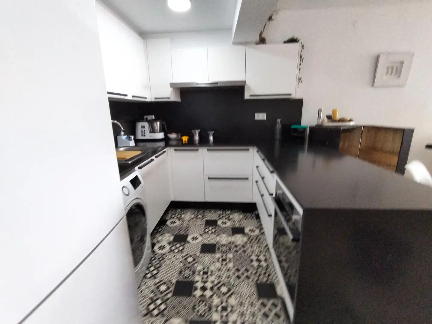 Cuina de Pis de lloguer en Palamós amb Aire condicionat, Terrassa i Moblat