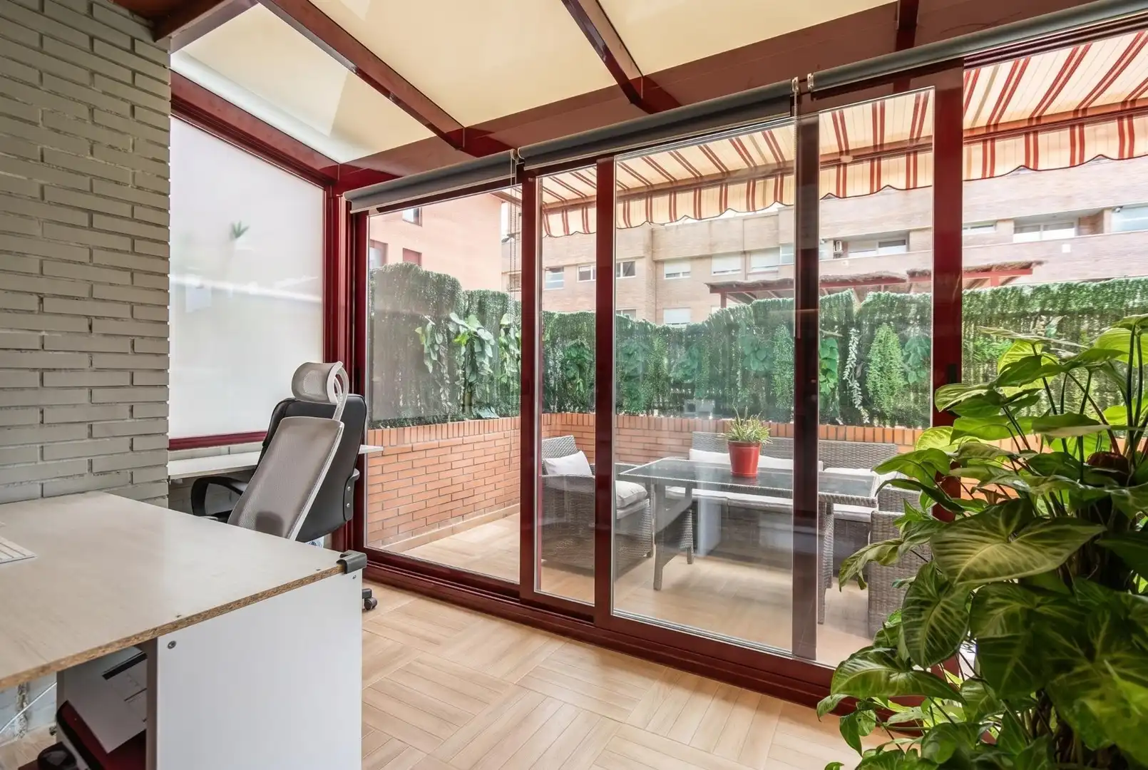 Terraza de Planta baja en venta en Las Rozas de Madrid con Aire acondicionado, Calefacción y Jardín privado