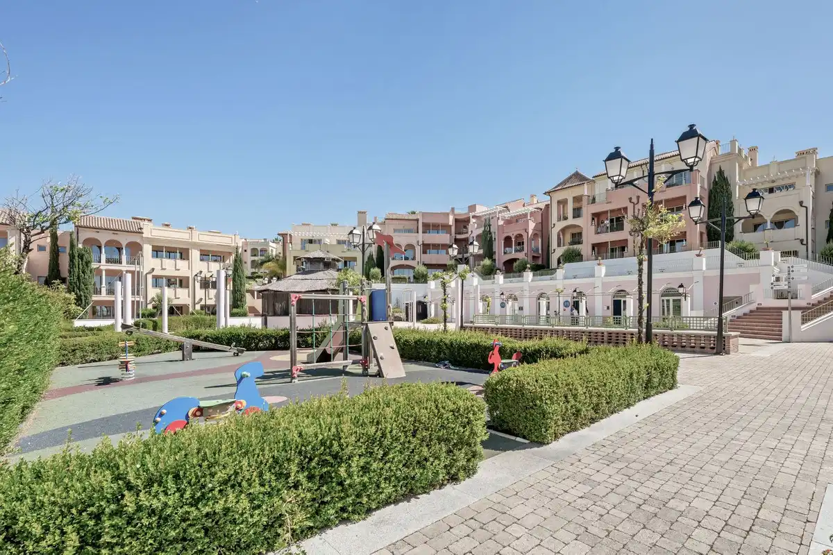 Vista exterior de Apartamento en venta en Manilva con Aire acondicionado, Terraza y Piscina comunitaria