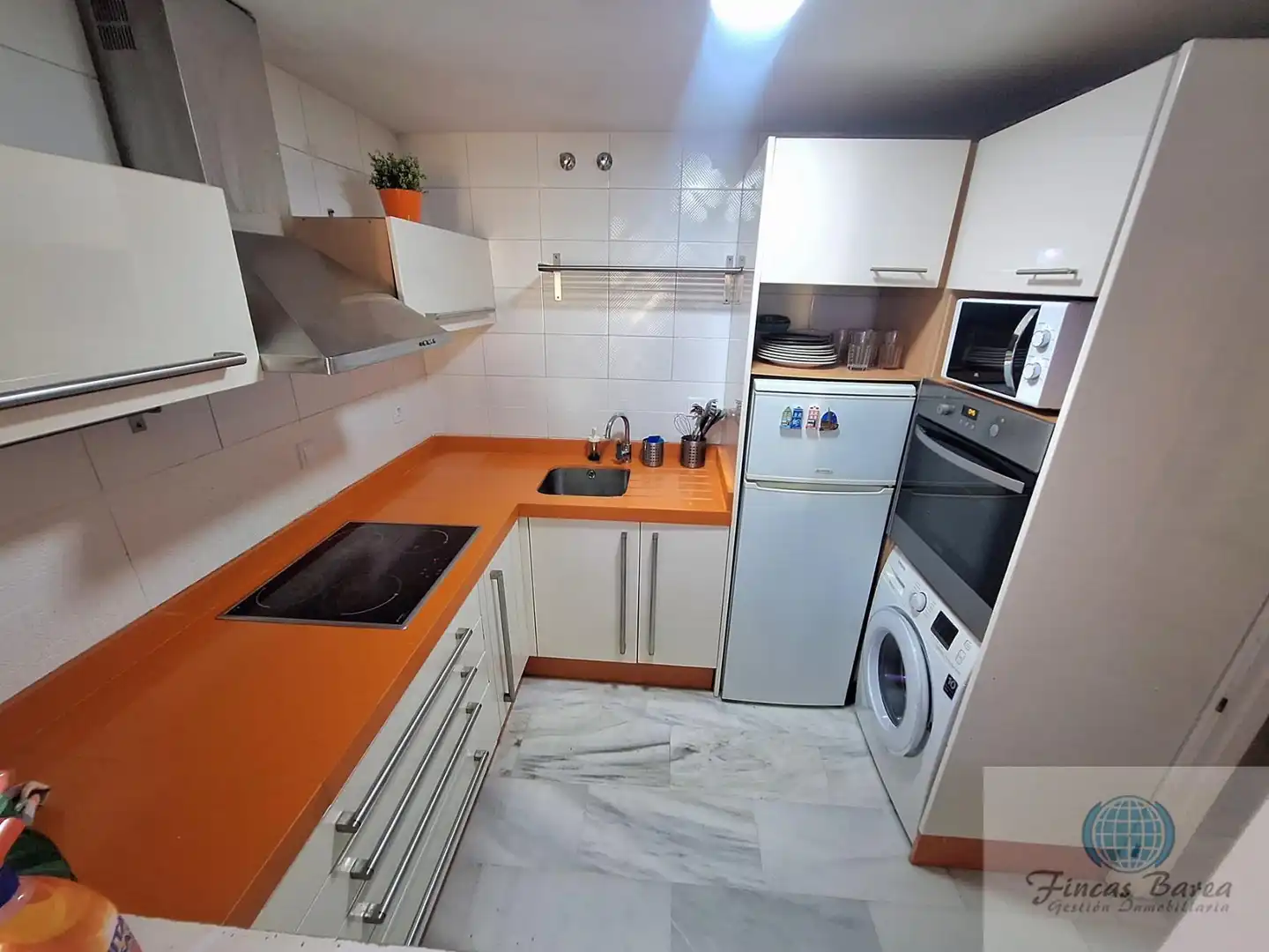 Küche von Wohnung zum Verkauf in Fuengirola mit Klimaanlage und Terrasse