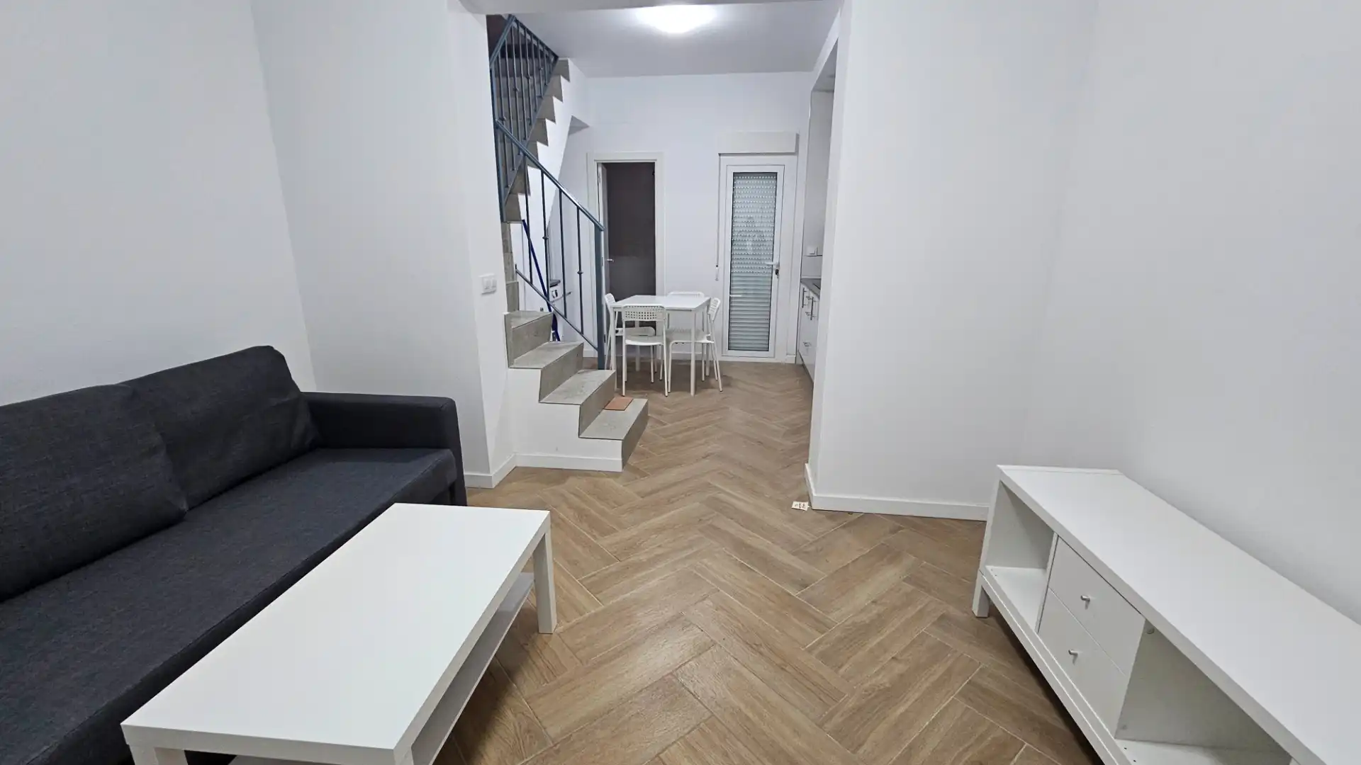 Sala d'estar de Casa o xalet en venda en La Algaba amb Aire condicionat, Calefacció i Moblat