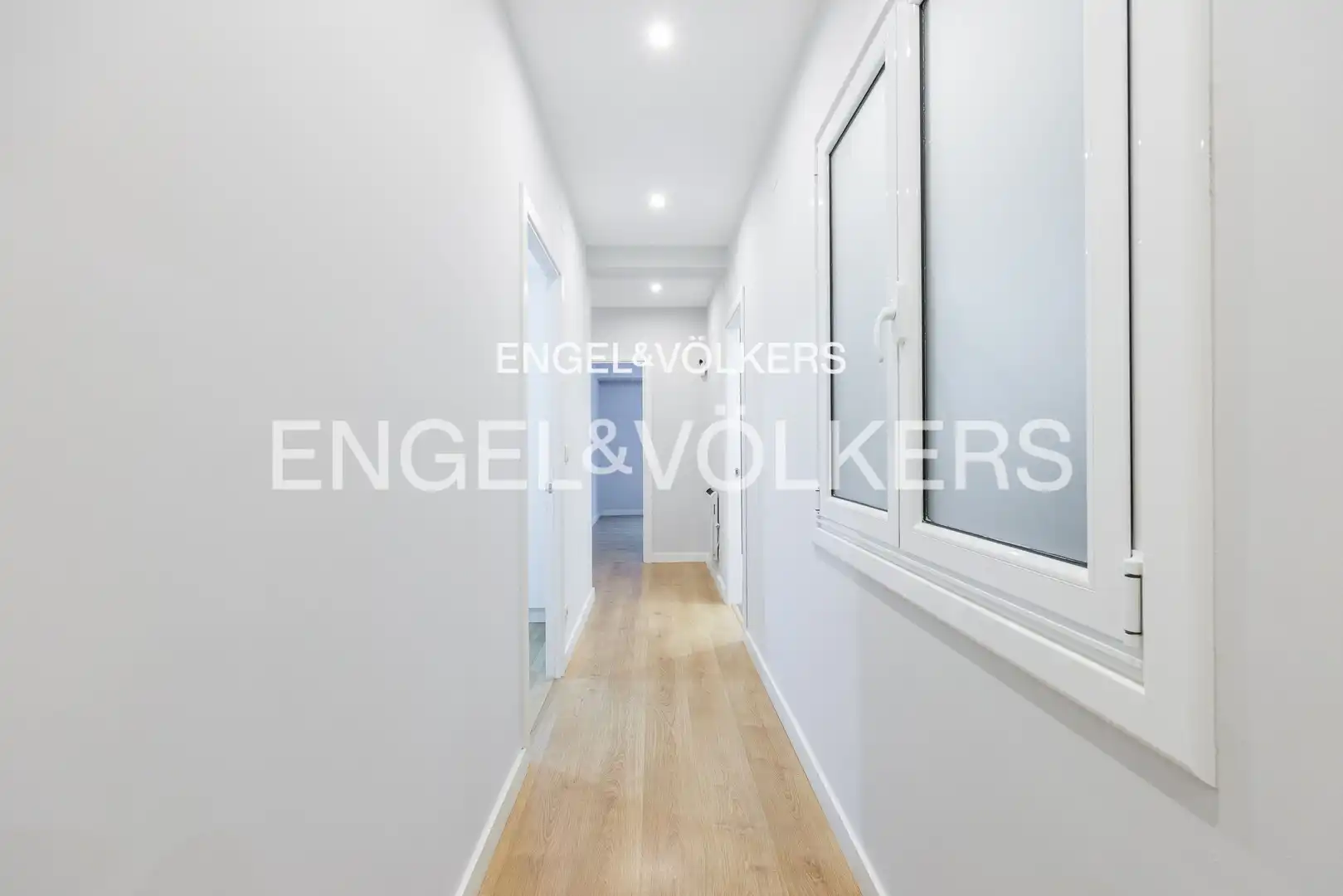 Piso en venta en Vigo  con Calefacción, Terraza y Balcón