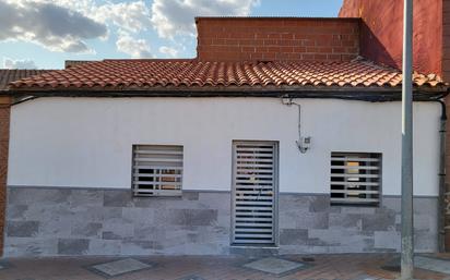 Exterior view of Single-family semi-detached for sale in Puertollano  with Air Conditioner