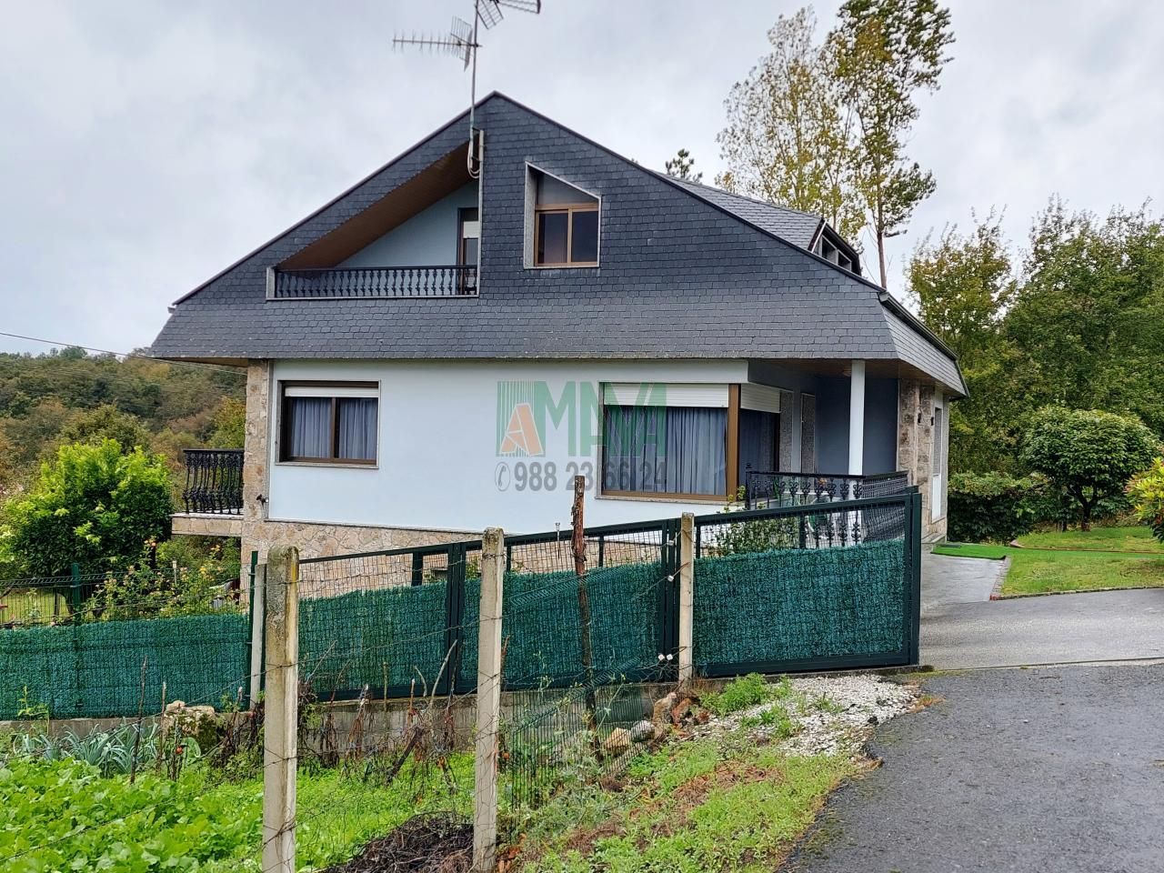 Vista exterior de Casa o xalet en venda en Maceda amb Calefacció, Jardí privat i Parquet